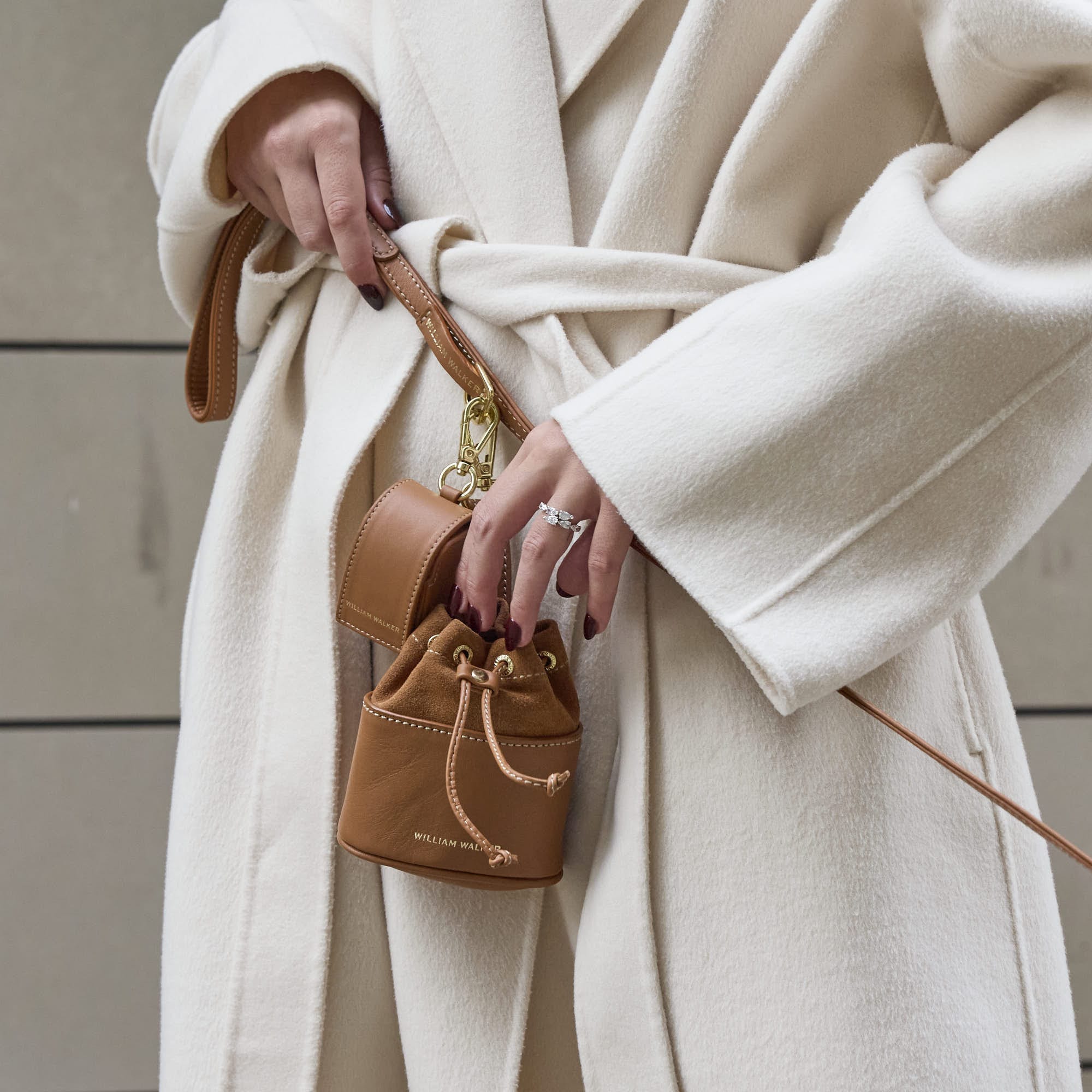 William Walker Kotbeutelspender Caramel